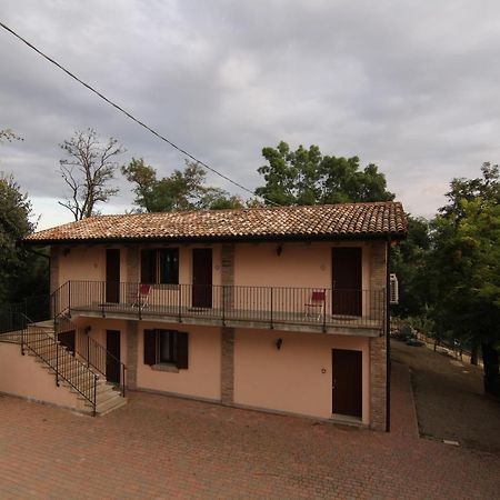 Agriturismo Ca' Isotta Castello di Serravalle エクステリア 写真