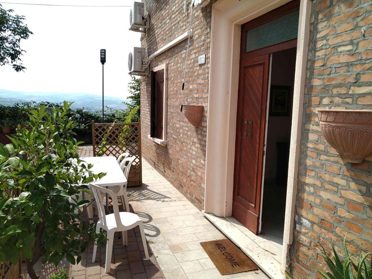 Agriturismo Ca' Isotta Castello di Serravalle エクステリア 写真