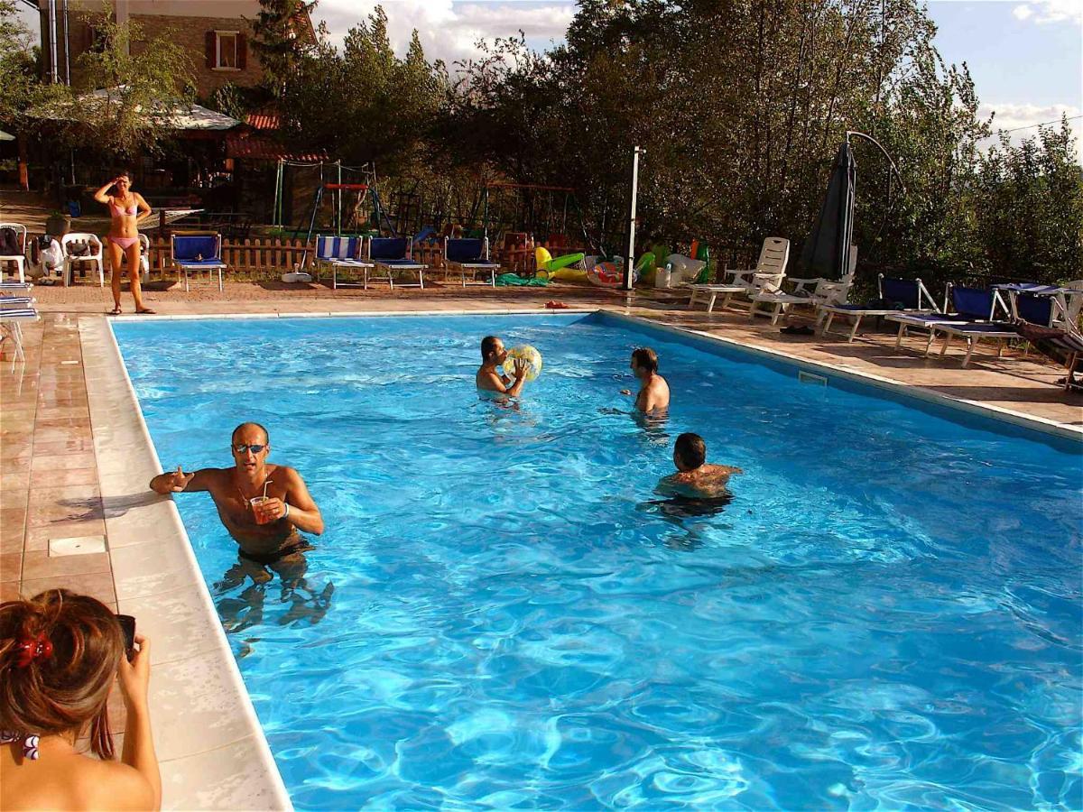 Agriturismo Ca' Isotta Castello di Serravalle エクステリア 写真