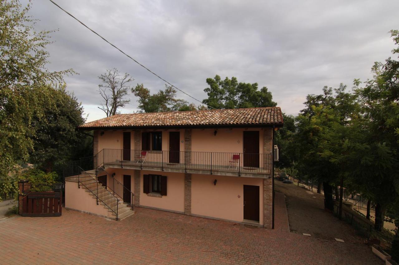 Agriturismo Ca' Isotta Castello di Serravalle エクステリア 写真