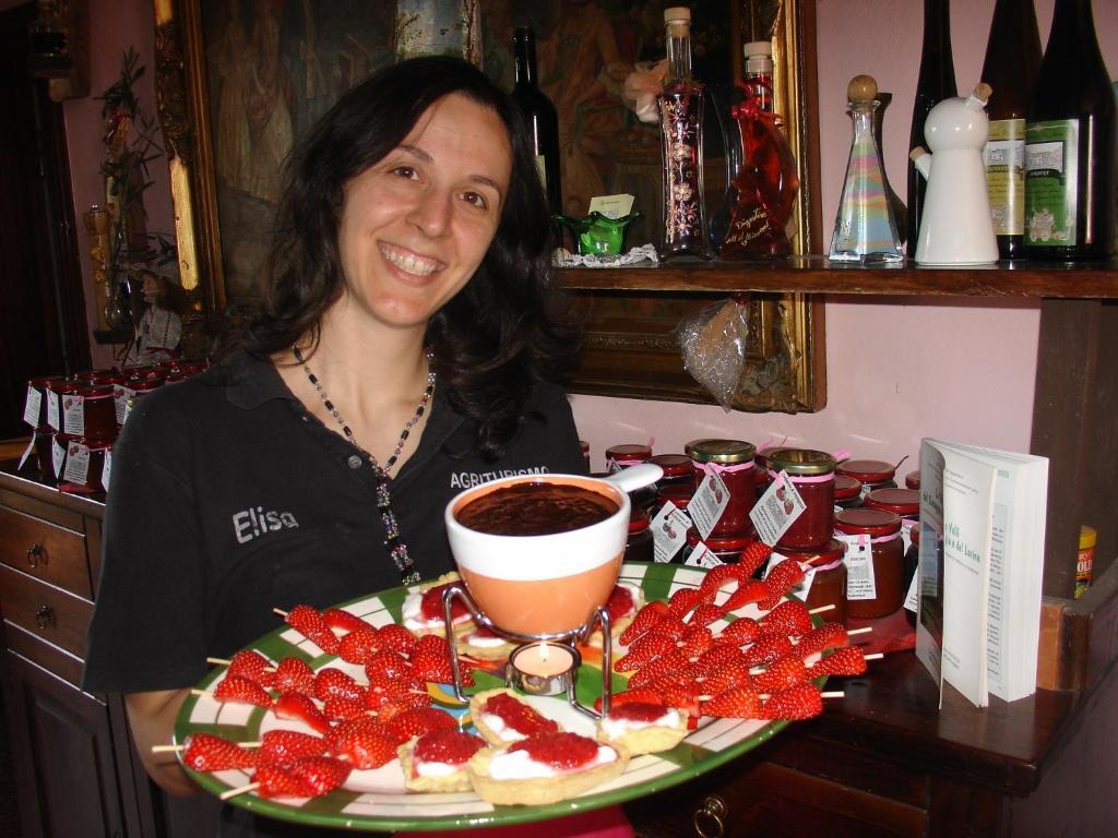 Agriturismo Ca' Isotta Castello di Serravalle エクステリア 写真