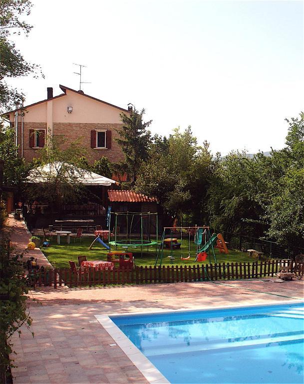 Agriturismo Ca' Isotta Castello di Serravalle エクステリア 写真