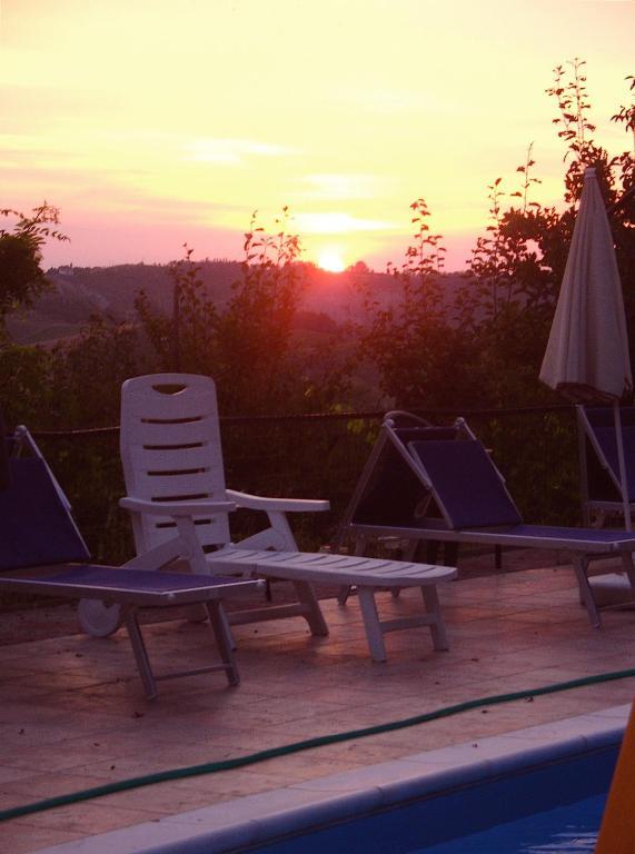 Agriturismo Ca' Isotta Castello di Serravalle エクステリア 写真